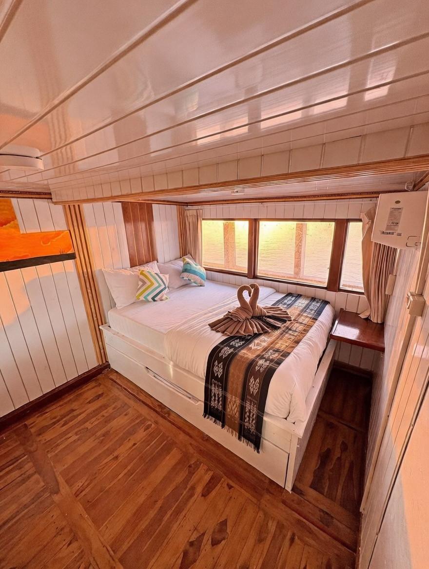 Sea View Cabin, upper deck (Sulawesi · Bali) – Princess Nabila Phinisi